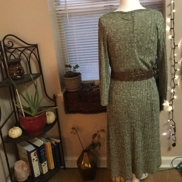 Dress - Picture 3 of 4